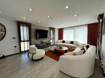 Hisar Mahallesi’nde Akıllı Sistemli, Hamamlı Lüks Villa