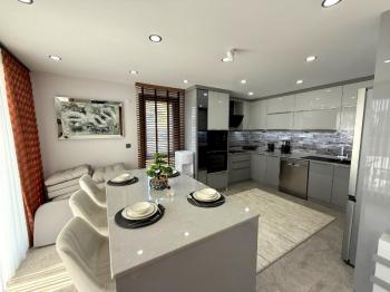 Hisar Mahallesi’nde Akıllı Sistemli, Hamamlı Lüks Villa