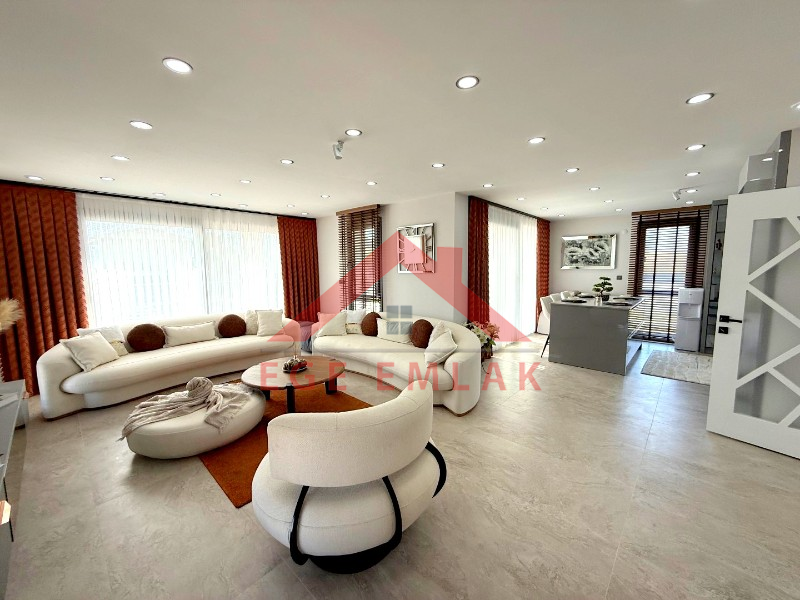 Hisar Mahallesi’nde Akıllı Sistemli, Hamamlı Lüks Villa