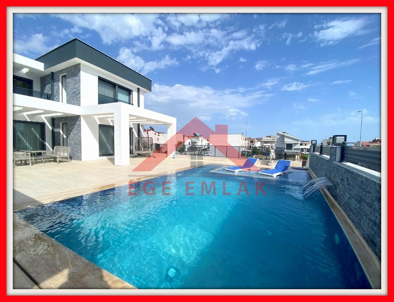 Hisar Mahallesi’nde Akıllı Sistemli, Hamamlı Lüks Villa