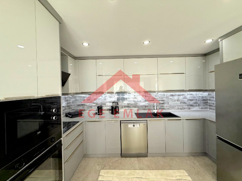 Hisar Mahallesi’nde Akıllı Sistemli, Hamamlı Lüks Villa
