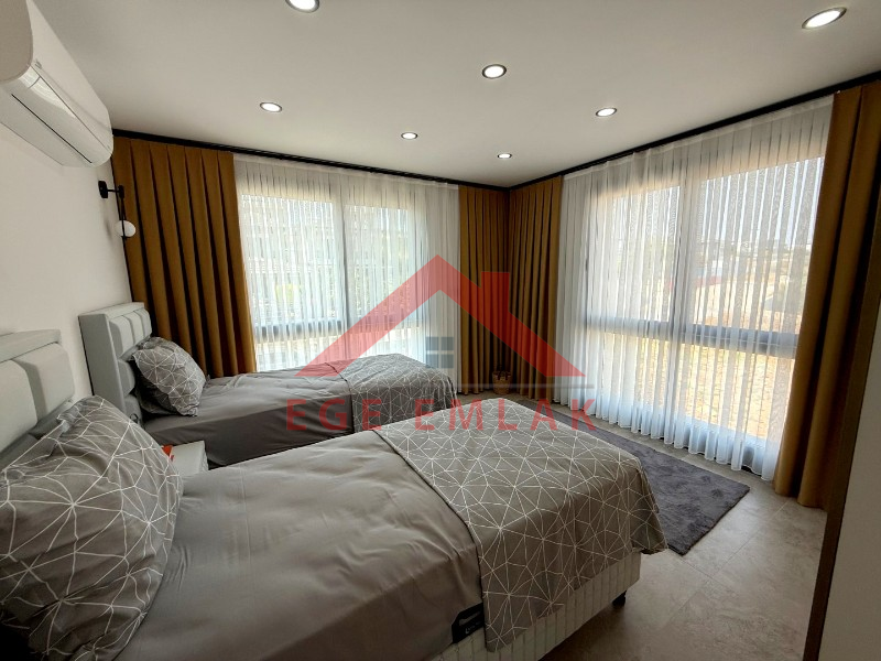 Hisar Mahallesi’nde Akıllı Sistemli, Hamamlı Lüks Villa