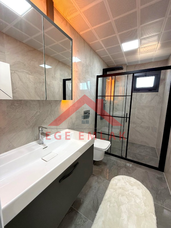 Hisar Mahallesi’nde Akıllı Sistemli, Hamamlı Lüks Villa