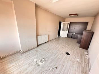 GÜVENAY - ÇORUM Gazi Caddesi Üzeri'nde Satılık Ofis!