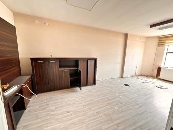 GÜVENAY - ÇORUM Gazi Caddesi Üzeri'nde Satılık Ofis!