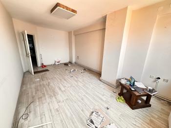 GÜVENAY - ÇORUM Gazi Caddesi Üzeri'nde Satılık Ofis!