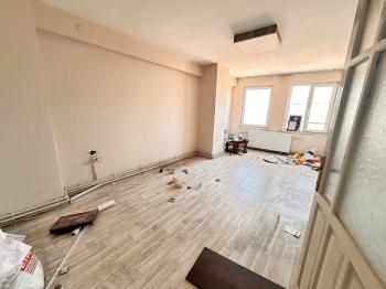 GÜVENAY - ÇORUM Gazi Caddesi Üzeri'nde Satılık Ofis!