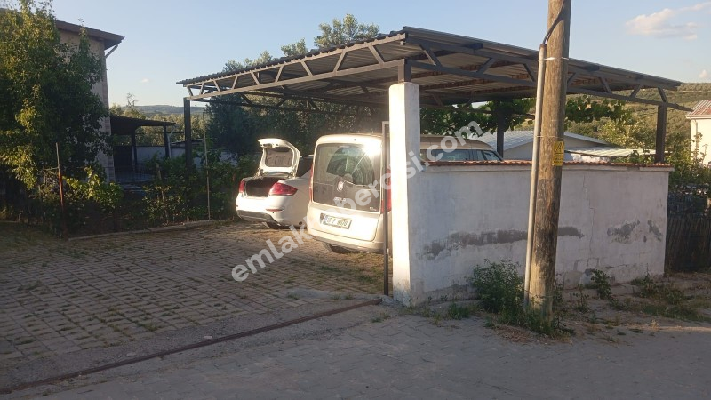 EMLAK HABERCİSİ 'NDEN MUDANYA DEDEKÖY'DE 580 M2 HİSSELİ MÜSTAKİL GİRİŞİ VE BAHÇESİ OLAN 2 KATLI EV