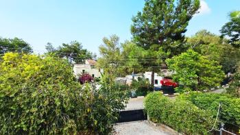 KKTC Girne Zeytinlik’te Türk Koçanlı, Şehir İçi Konumda 707 m² Arsa Üzerinde 2+1 Satılık Villa