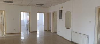 Lefkoşa Yenikent'de Cadde Üzeri AYLIK ÖDEMELİ 7+1 OFİS