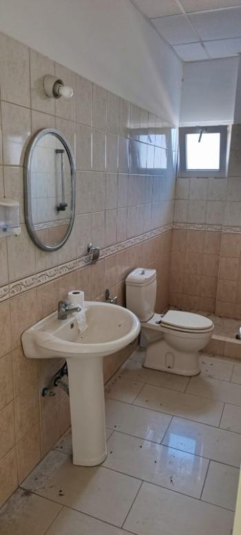 Lefkoşa Yenikent'de Cadde Üzeri AYLIK ÖDEMELİ 7+1 OFİS