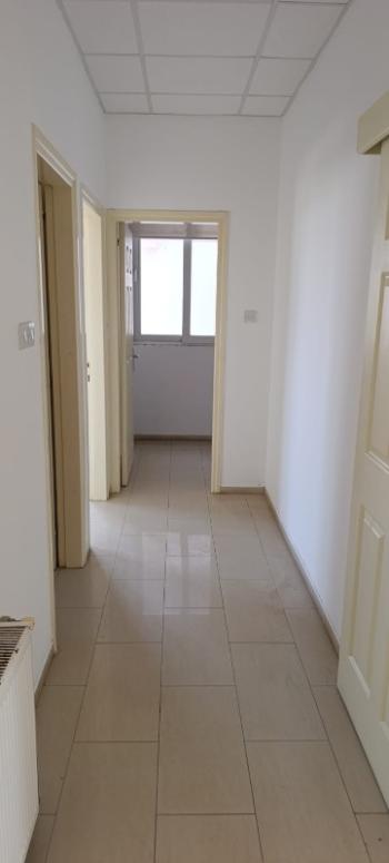 Lefkoşa Yenikent'de Cadde Üzeri AYLIK ÖDEMELİ 7+1 OFİS