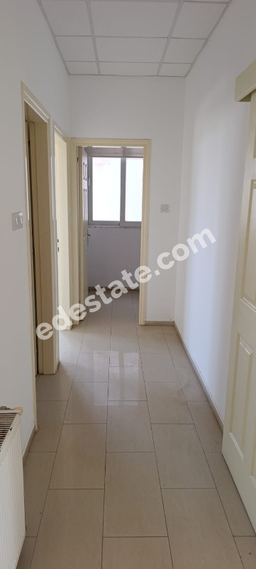 Lefkoşa Yenikent'de Cadde Üzeri AYLIK ÖDEMELİ 7+1 OFİS