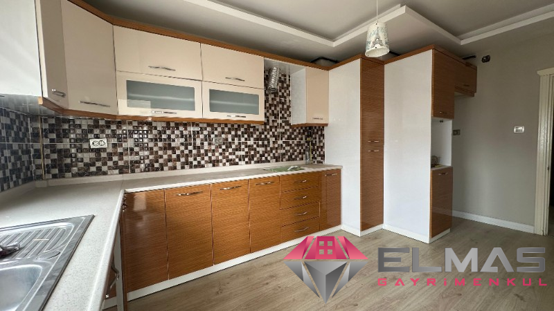 Elmas'tan Menteş'te Bağımsız Mutfaklı Geniş Metraj Ara Kat 3+1