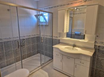 Arıköy Sitesinde 525m2 Bahçe İçinde Boya Badanalı Taşınmaya hazır Villa