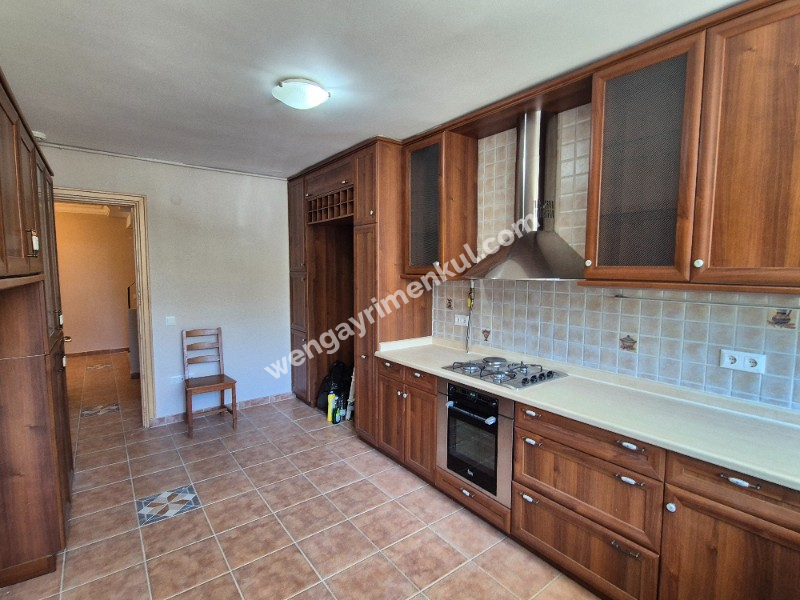 Arıköy Sitesinde 525m2 Bahçe İçinde Boya Badanalı Taşınmaya hazır Villa