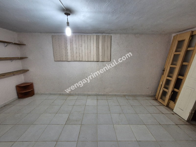 Arıköy Sitesinde 525m2 Bahçe İçinde Boya Badanalı Taşınmaya hazır Villa