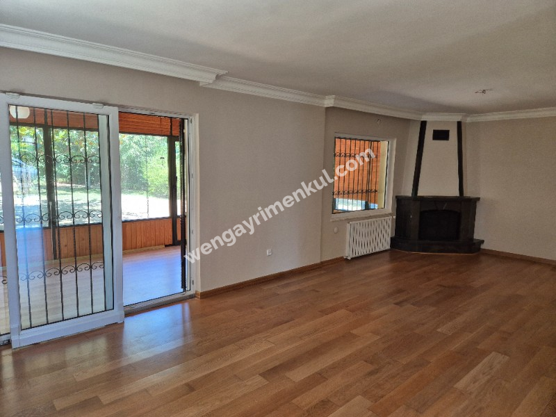 Arıköy Sitesinde 525m2 Bahçe İçinde Boya Badanalı Taşınmaya hazır Villa