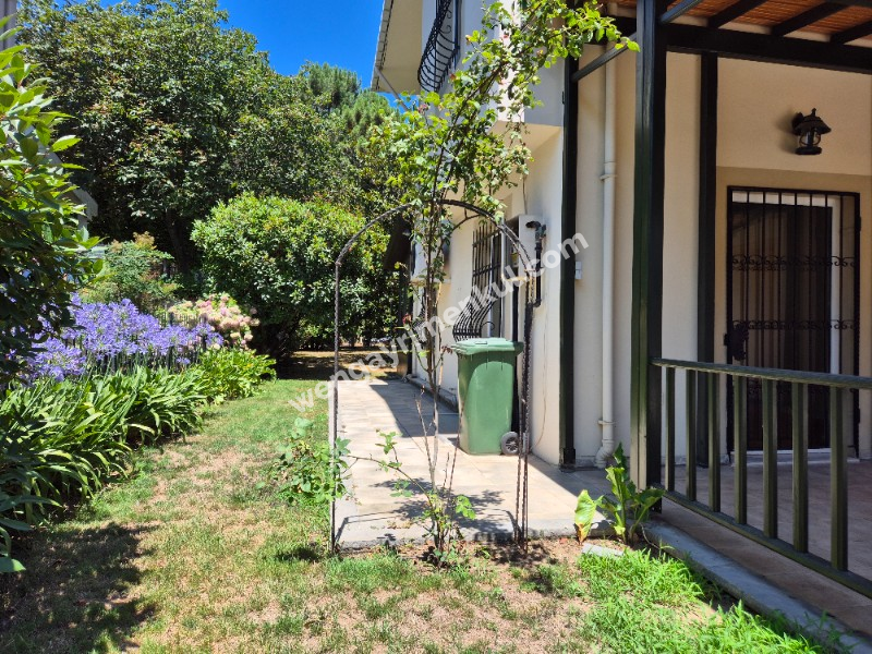 Arıköy Sitesinde 525m2 Bahçe İçinde Boya Badanalı Taşınmaya hazır Villa