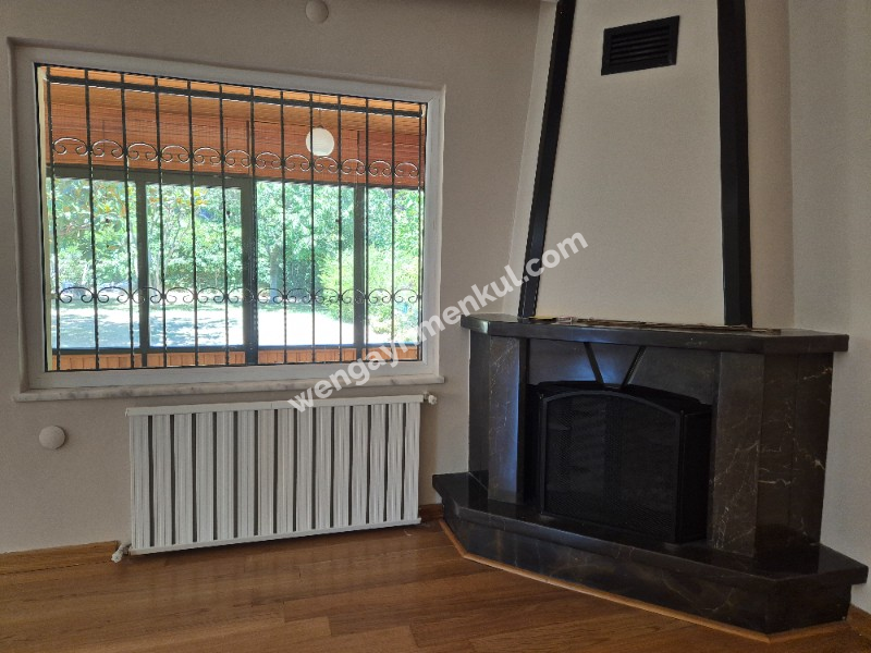 Arıköy Sitesinde 525m2 Bahçe İçinde Boya Badanalı Taşınmaya hazır Villa