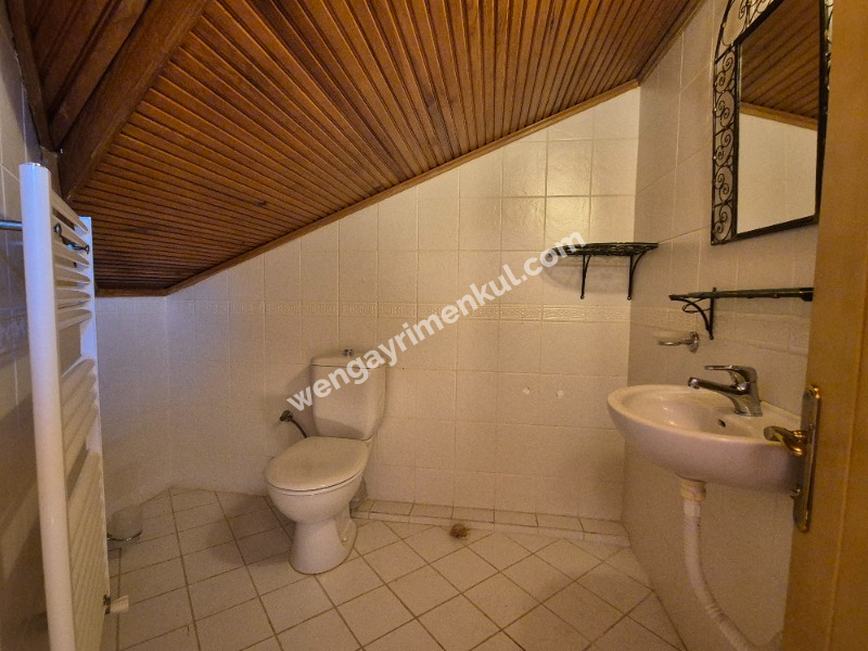 Arıköy Sitesinde 525m2 Bahçe İçinde Boya Badanalı Taşınmaya hazır Villa