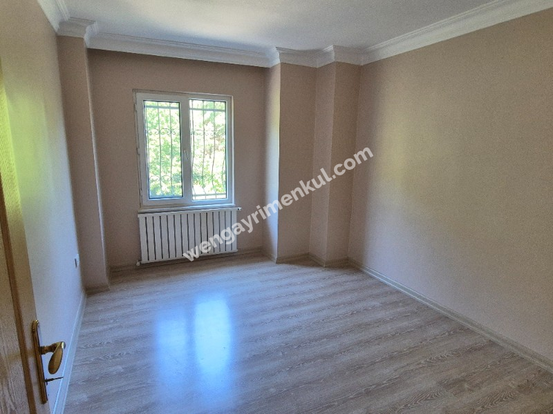 Arıköy Sitesinde 525m2 Bahçe İçinde Boya Badanalı Taşınmaya hazır Villa
