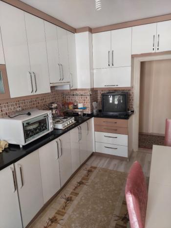 GÜVENAY - ÇORUM bahçelievler İpekli Bağlar Anaokulu Civarı'nda Eşyalı 3+1 Kiralık Daire!