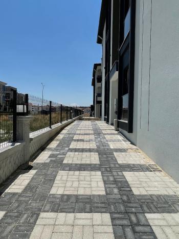 GÜVENAY – ÇORUM FEN LİSESİ KENT PARK CİVARI – 2+1 ARA KAT SATILIK DAİRE