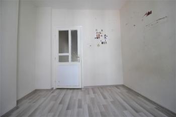 Elmas’tan Forum Civarı Geniş Metraj Asansörlü 3+1