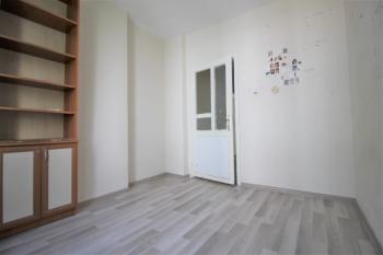 Elmas’tan Forum Civarı Geniş Metraj Asansörlü 3+1