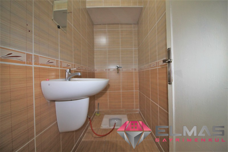 Elmas’tan Forum Civarı Geniş Metraj Asansörlü 3+1