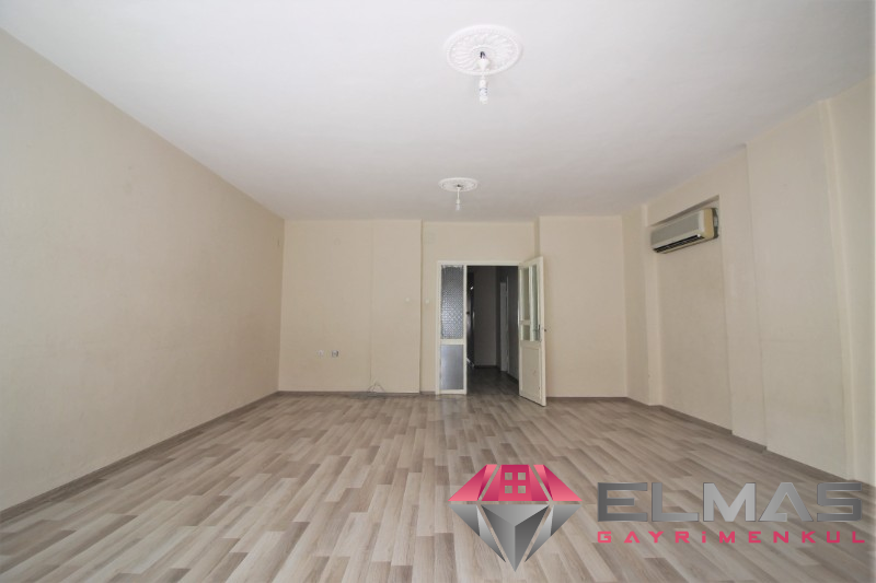 Elmas’tan Forum Civarı Geniş Metraj Asansörlü 3+1