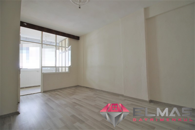 Elmas’tan Forum Civarı Geniş Metraj Asansörlü 3+1