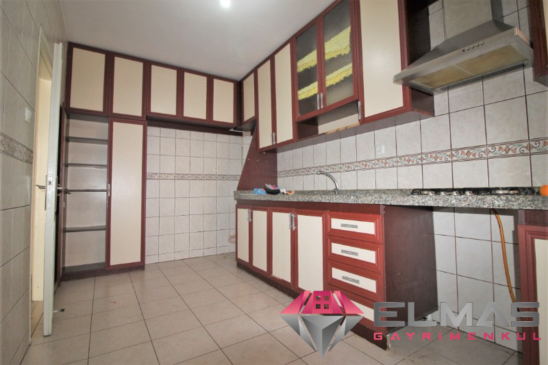 Elmas’tan Forum Civarı Geniş Metraj Asansörlü 3+1