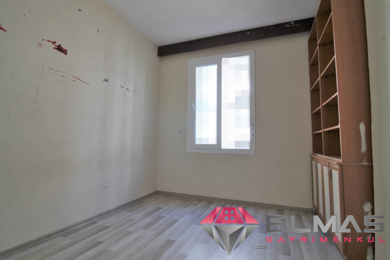 Elmas’tan Forum Civarı Geniş Metraj Asansörlü 3+1