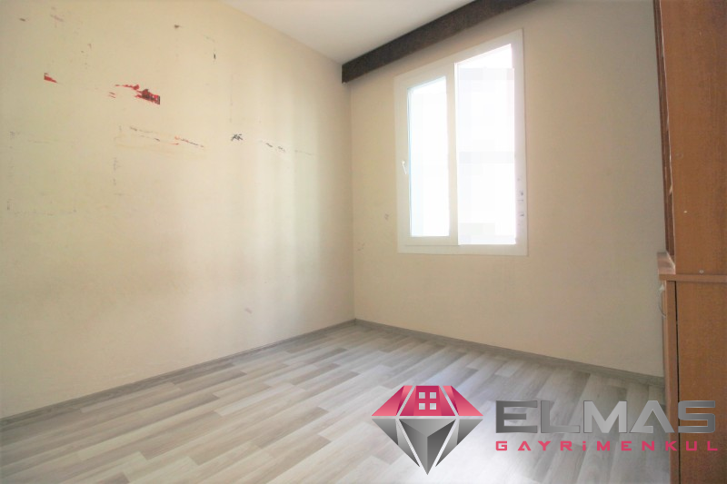 Elmas’tan Forum Civarı Geniş Metraj Asansörlü 3+1