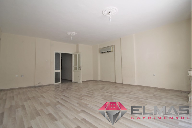Elmas’tan Forum Civarı Geniş Metraj Asansörlü 3+1