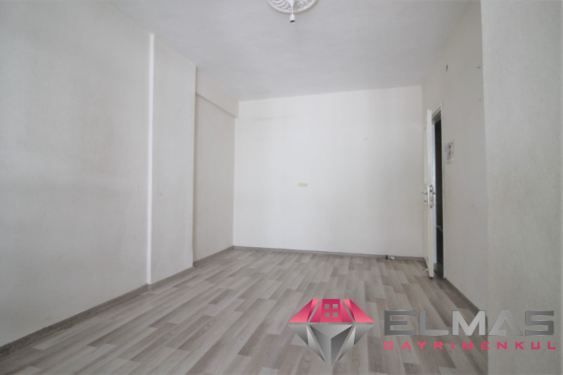 Elmas’tan Forum Civarı Geniş Metraj Asansörlü 3+1