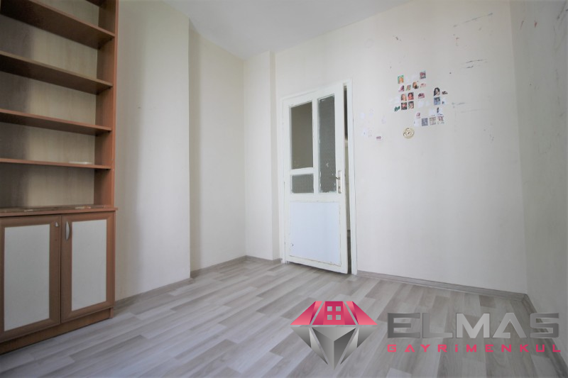 Elmas’tan Forum Civarı Geniş Metraj Asansörlü 3+1