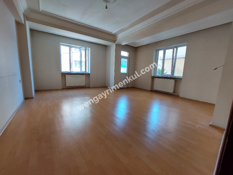 WEN BERKAN GÜLER'DEN G.O.P MEYDANA YAKIN 3+1 120m2 1.KAT KİRALIK