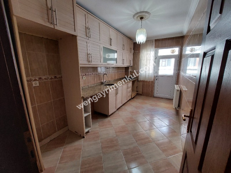 WEN BERKAN GÜLER'DEN G.O.P MEYDANA YAKIN 3+1 120m2 1.KAT KİRALIK