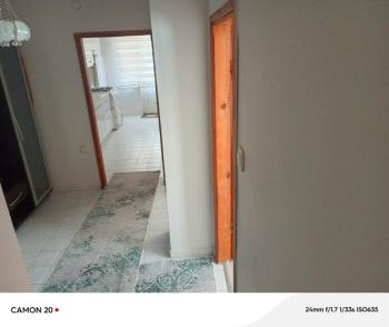 EMLAK HABERCİSİ 'NDEN MUDANYA TARİHİ GİRİT MAHALLESİNDE ASANSÖRLÜ BİNADA EŞYALI KİRALIK 2+1 ARA KAT DAİRE
