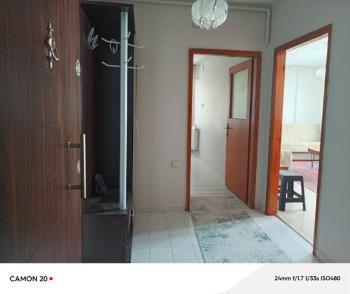 EMLAK HABERCİSİ 'NDEN MUDANYA TARİHİ GİRİT MAHALLESİNDE ASANSÖRLÜ BİNADA EŞYALI KİRALIK 2+1 ARA KAT DAİRE