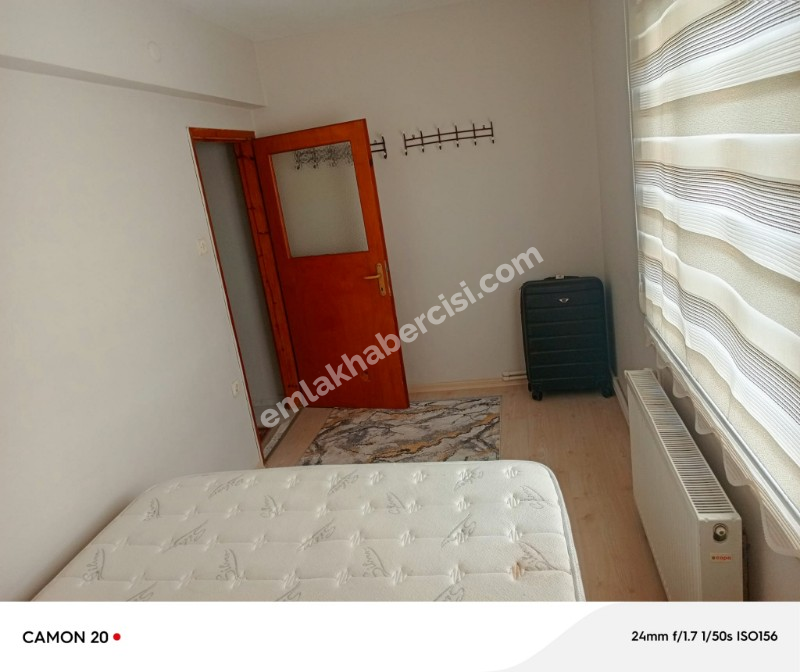 EMLAK HABERCİSİ 'NDEN MUDANYA TARİHİ GİRİT MAHALLESİNDE ASANSÖRLÜ BİNADA EŞYALI KİRALIK 2+1 ARA KAT DAİRE