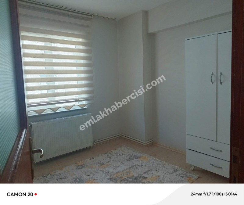 EMLAK HABERCİSİ 'NDEN MUDANYA TARİHİ GİRİT MAHALLESİNDE ASANSÖRLÜ BİNADA EŞYALI KİRALIK 2+1 ARA KAT DAİRE