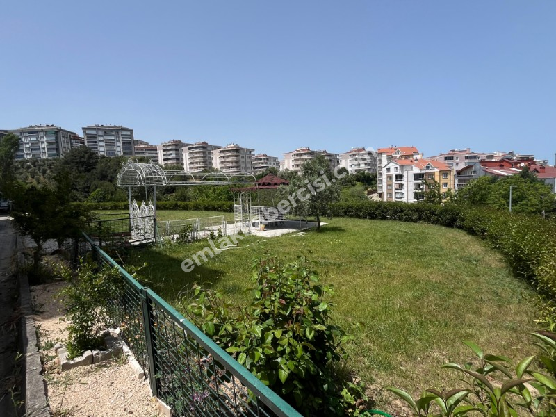EMLAK HABERCİSİ 'NDEN MUDANYA GÜZELYALI EĞİTİM MAHALLESİ'NDE OTOPARKLI SİTEDE SATILIK 140 M2 NET GENİŞ FERAH 3+1 DAİRE