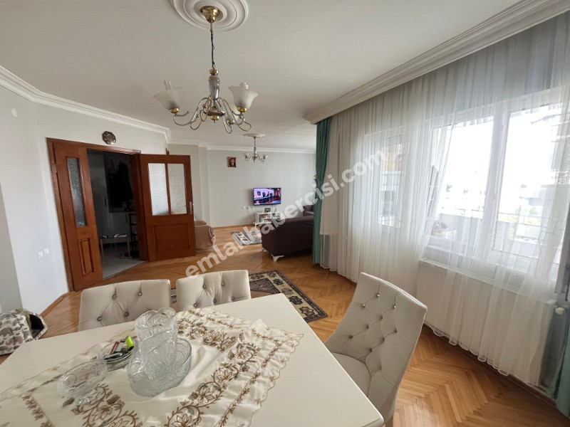 EMLAK HABERCİSİ 'NDEN MUDANYA GÜZELYALI EĞİTİM MAHALLESİ'NDE OTOPARKLI SİTEDE SATILIK 140 M2 NET GENİŞ FERAH 3+1 DAİRE