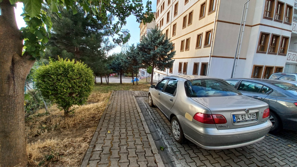 BEŞİKDÜZÜ TOKİ DE SATILIK 2+1 DAİRE