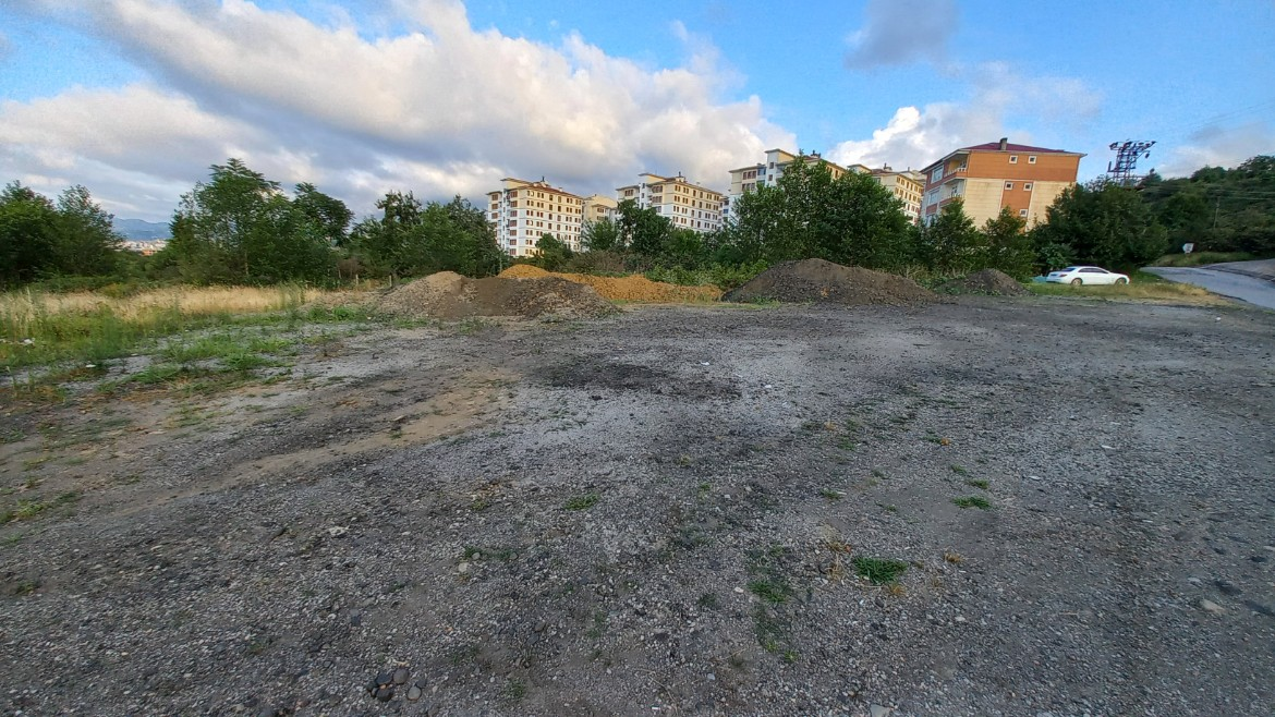 BEŞİKDÜZÜ TOKİ DE SATILIK 2+1 DAİRE