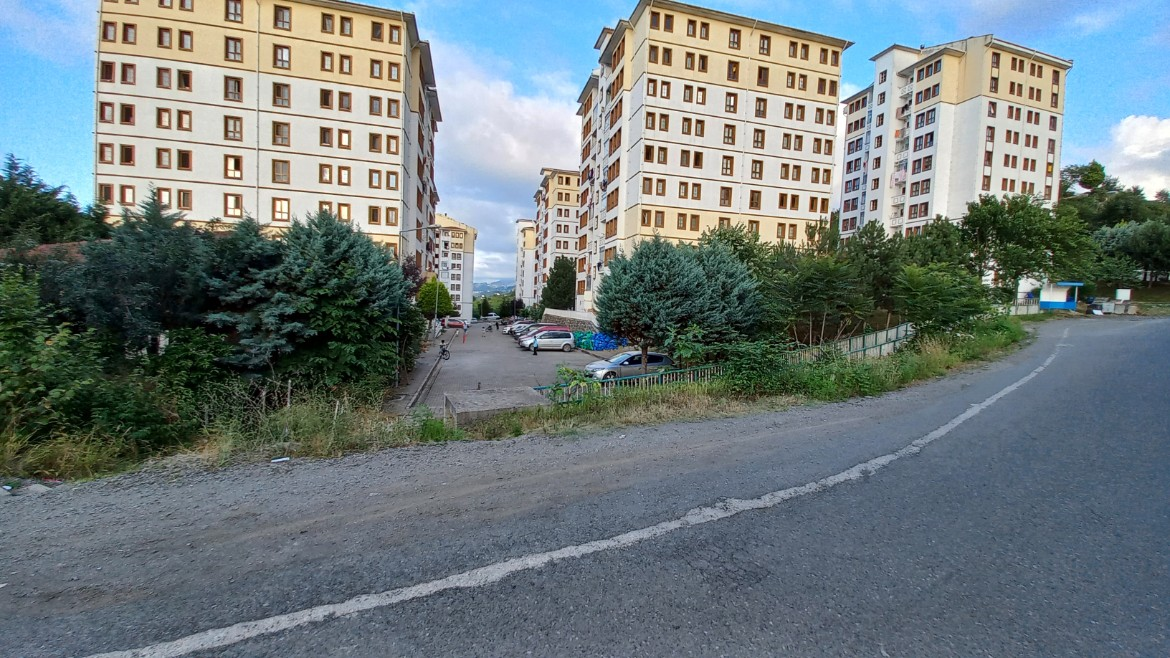 BEŞİKDÜZÜ TOKİ DE SATILIK 2+1 DAİRE